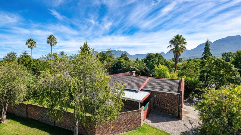 5 Bedroom Property for Sale in Heather Park Western Cape